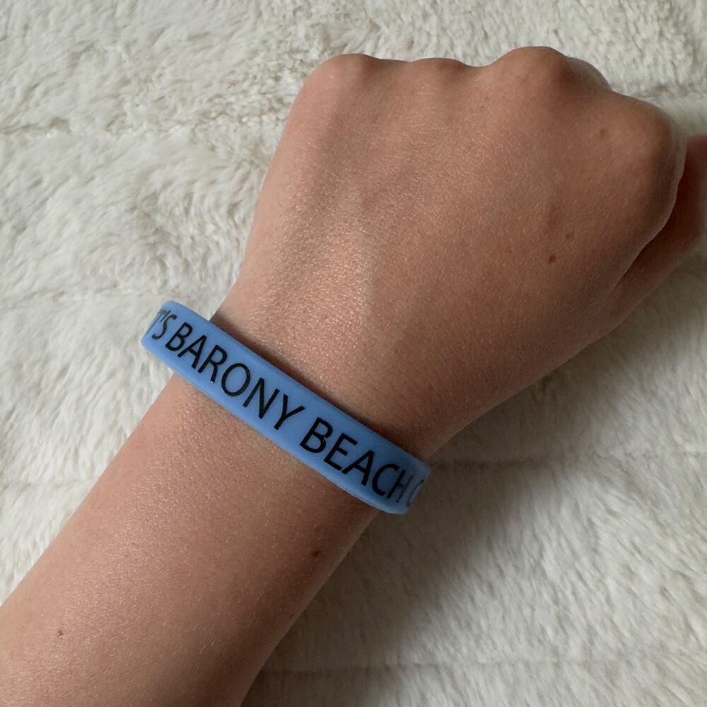 Marriott's Barony Beach Club Silicone Wrist Band Blue Black Rubber Bracelet Y2K